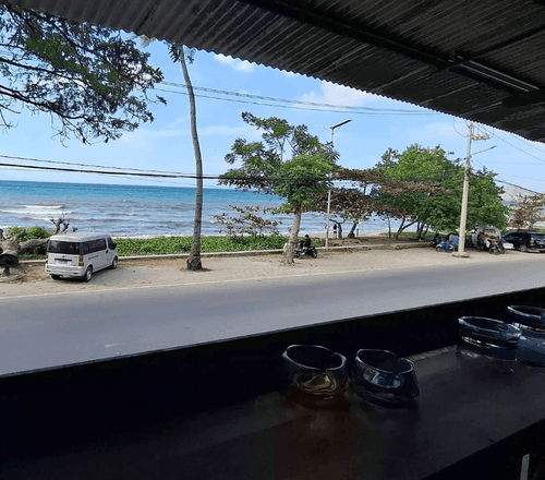 Castaway Bar and Restaurant